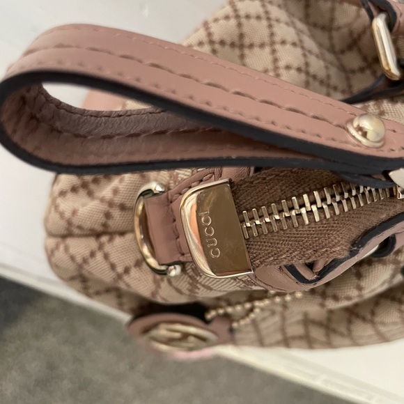 🩷💯 Authentic Gorgeous GUCCI Suki Diamante Handbag🩷 - Picture 8 of 16